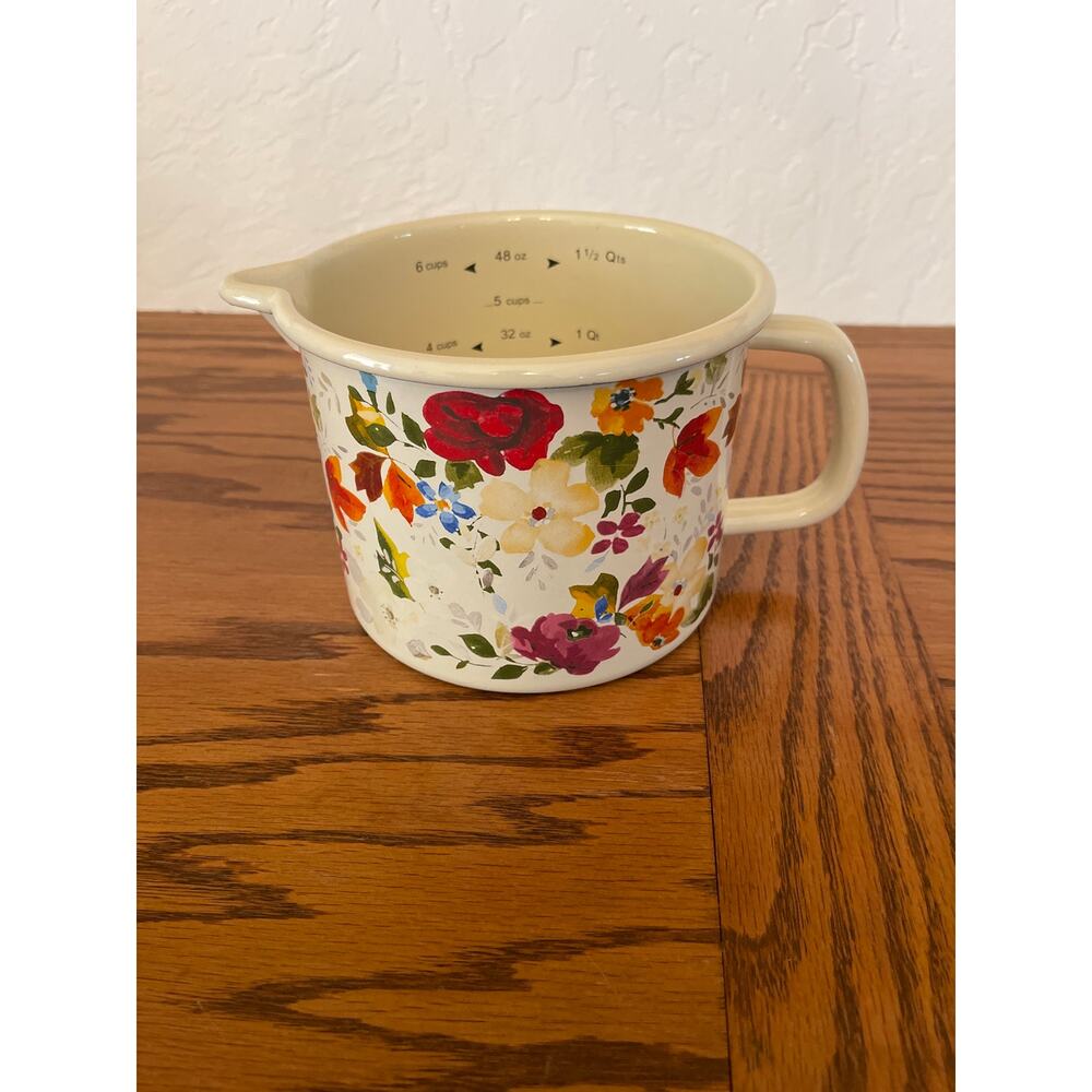 The Pioneer Woman 6 cup metal measuring cup